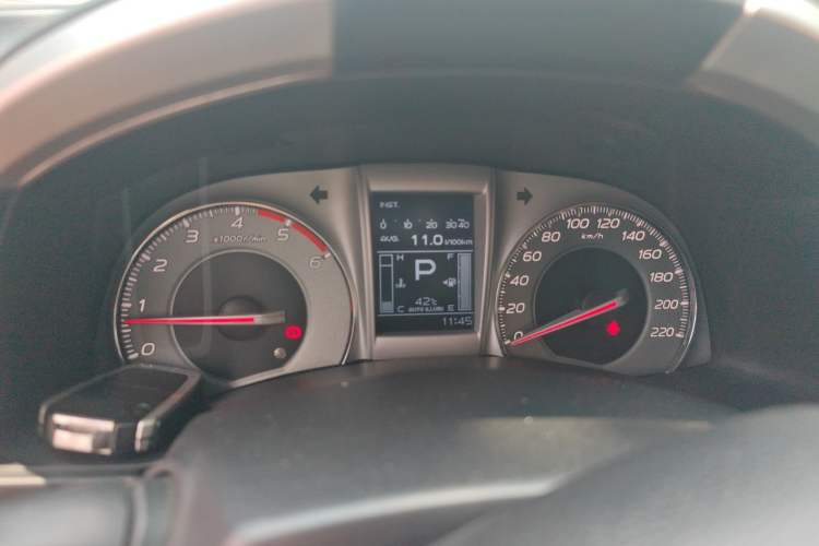 Used Isuzu mu-X 2015 2.5T Four-Wheel Drive Automatic Luxury 7-Seater Instrument Cluster