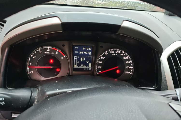 Used Isuzu mu-X 2015 3.0T 4x4 Automatic Luxury 7-Seater Instrument Cluster