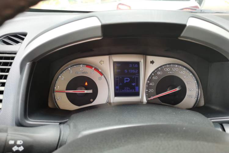 Used Isuzu mu-X 2015 2.5T Four-Wheel Drive Automatic Comfort Model 5 Seats Instrument Cluster