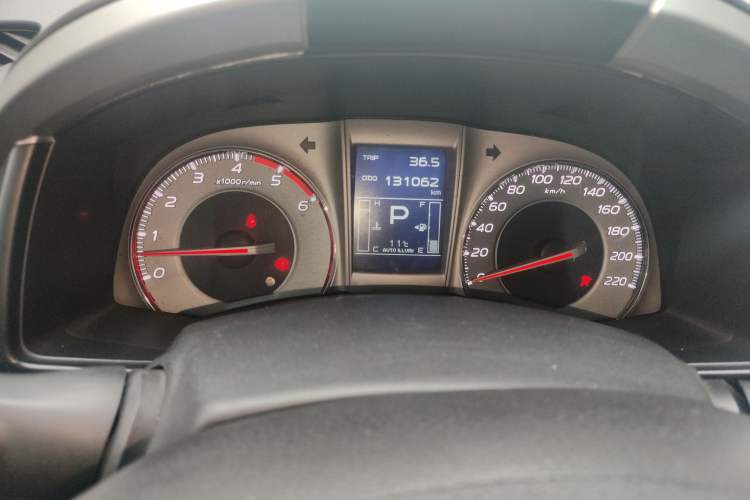 Used Isuzu mu-X 2015 2.5T Two-Wheel Drive Automatic Luxury Edition 7 Seats Instrument Cluster