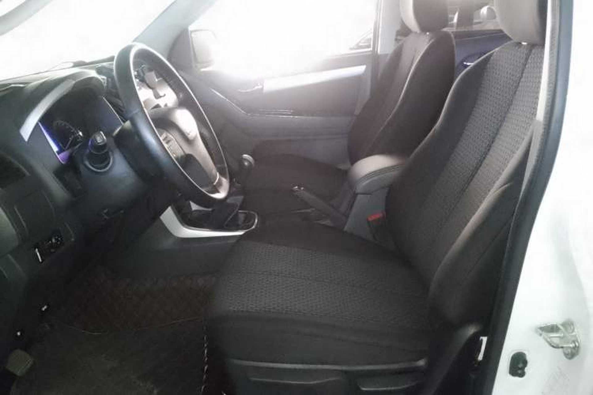 Used Isuzu mu-X 2015 2.5T Two-Wheel Drive Manual Comfort Plus 7-Seater Left Front Seat