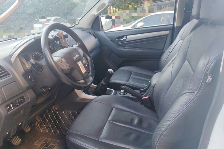 Used Isuzu mu-X 2015 3.0T 4x4 Manual Explorer Model 5 Seats Left Front Seat