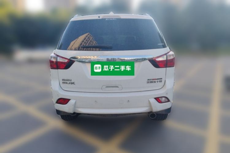 Used Isuzu mu-X 2015 3.0T 4x4 Manual Explorer Model 5 Seats Rear