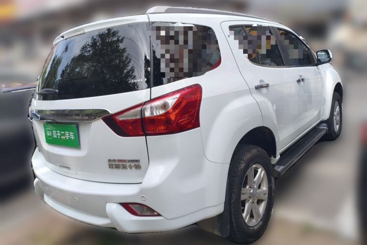 Used Isuzu mu-X 2015 3.0T 4x4 Automatic Luxury 7-Seater Rear Right 45 Deg