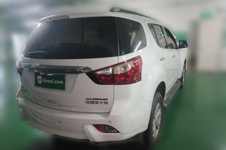 Used Isuzu mu-X 2015 2.5T Two-Wheel Drive Automatic Comfort Touring Model 7 Seats Rear Right 45 Deg