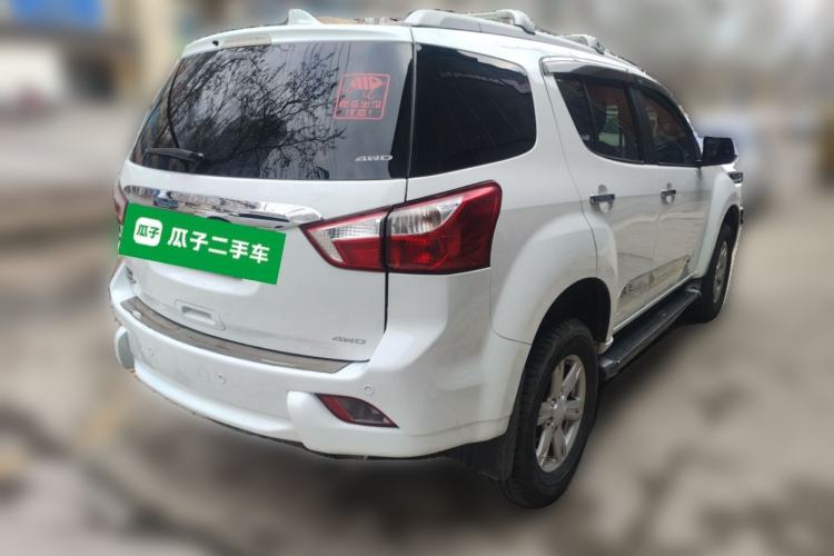 Used Isuzu mu-X 2015 2.5T Two-Wheel Drive Automatic Luxury Edition 7 Seats Rear Right 45 Deg