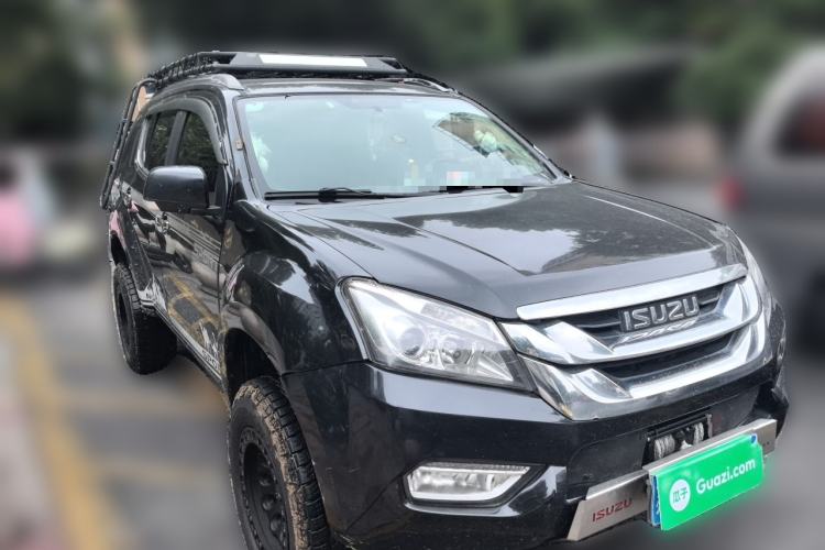 Used Isuzu mu-X 2017 3.0T Four-Wheel Drive Automatic Luxury 7-Seater China IV Standard Front Right 45 Deg