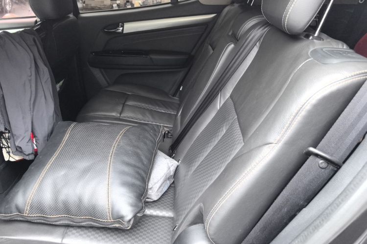 Used Isuzu mu-X 2017 3.0T Four-Wheel Drive Automatic Luxury 7-Seater China IV Standard Left Rear Seat