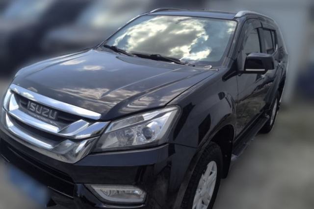 Used Isuzu mu-X 2017 3.0T Four-Wheel Drive Automatic Luxury 7-Seater China V Emission Standard