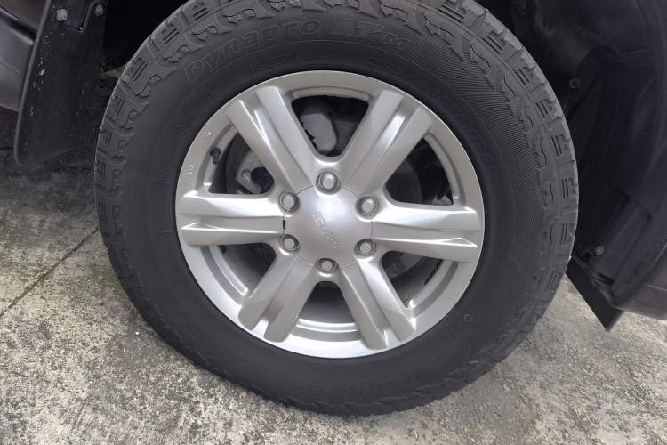 Used Isuzu mu-X 2017 3.0T Four-Wheel Drive Automatic Luxury 7-Seater China V Emission Standard Right Front Wheel Hub