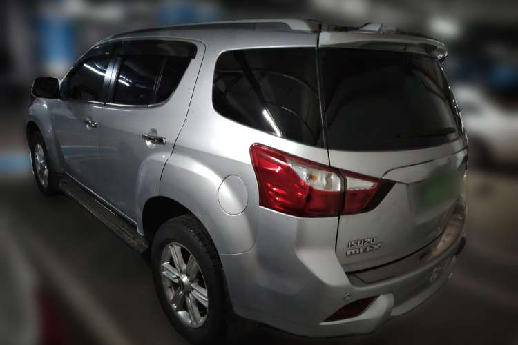 Used Isuzu mu-X 2017 2.5T Two-Wheel Drive Automatic Luxury 7-Seater Rear Left 45 Deg