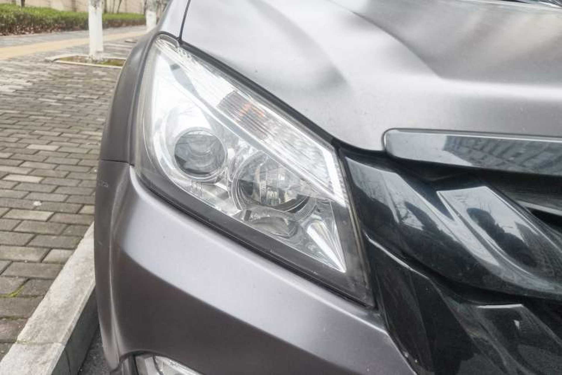 Used Isuzu mu-X 2017 3.0T Four-Wheel Drive Automatic Luxury 7-Seater China IV Standard Right Front Headlight