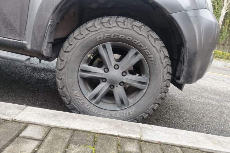 Used Isuzu mu-X 2017 3.0T Four-Wheel Drive Automatic Luxury 7-Seater China IV Standard Right Front Wheel Hub