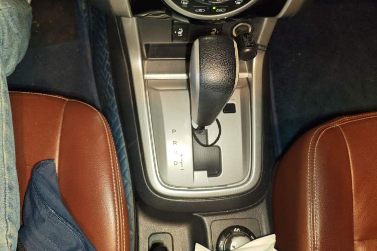Used Isuzu mu-X 2017 3.0T Four-Wheel Drive Automatic Luxury 7-Seater China V Emission Standard Gear Lever