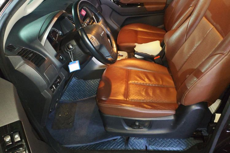 Used Isuzu mu-X 2017 3.0T Four-Wheel Drive Automatic Luxury 7-Seater China V Emission Standard Left Front Seat