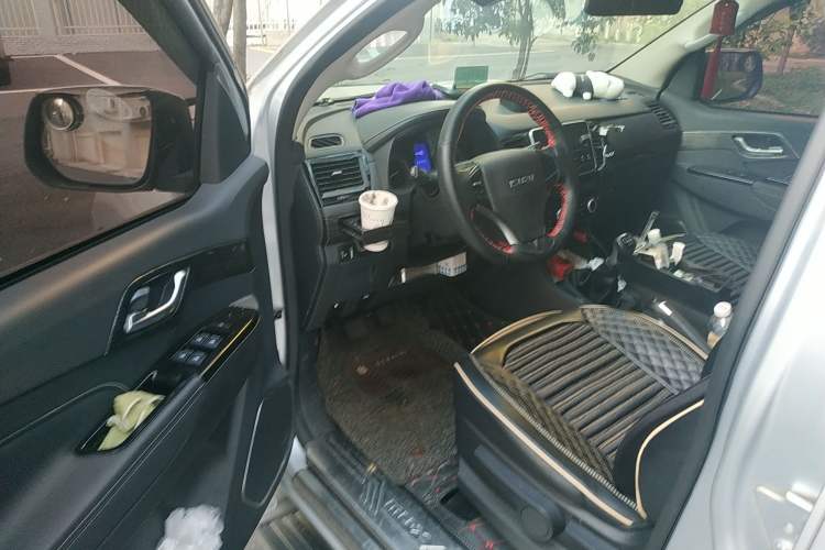 Used Isuzu mu-X 2017 3.0T 4x4 Manual Exploration Version 5 Seats China V Emission Standard Driver Seat