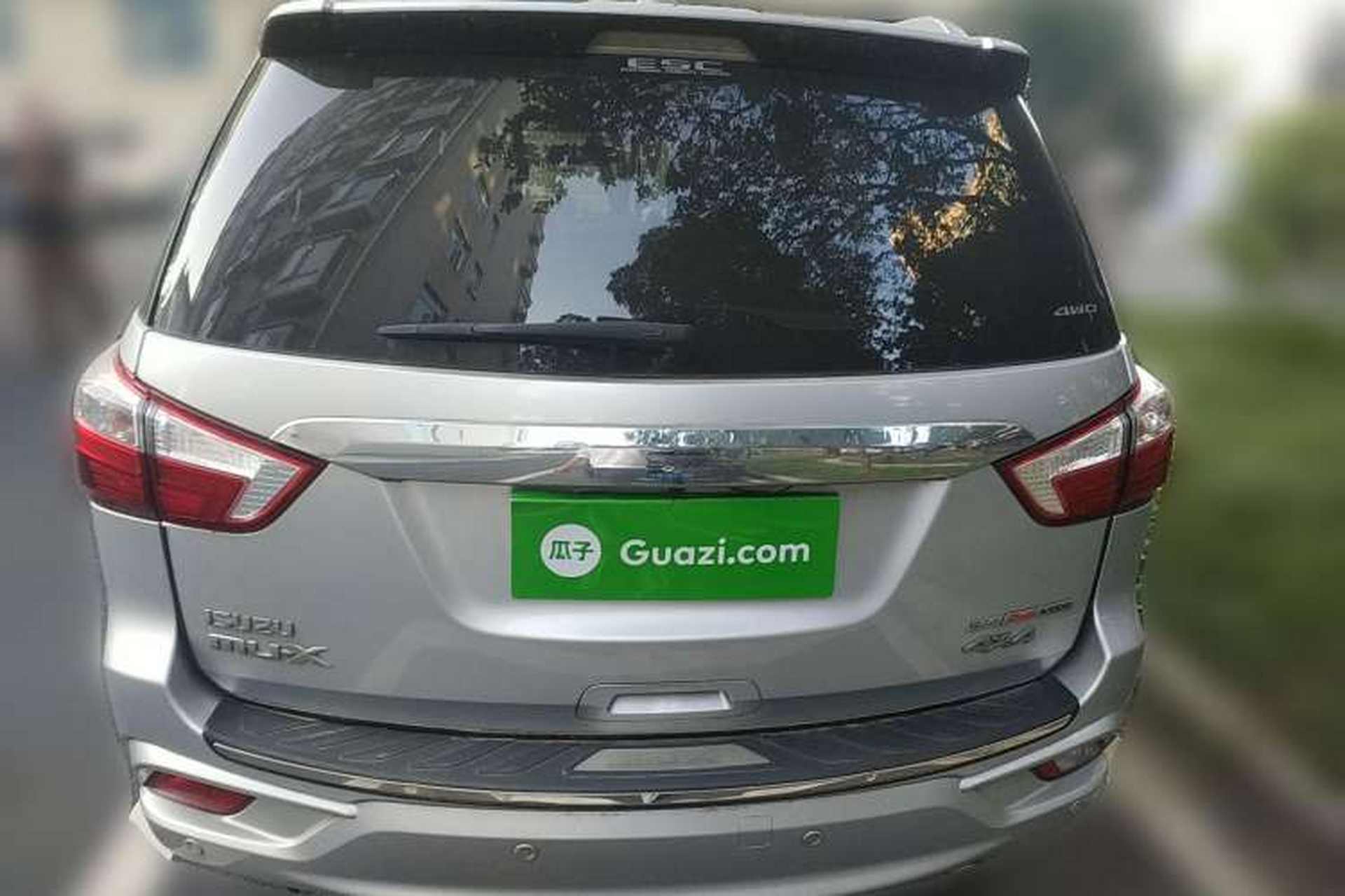 Used Isuzu mu-X 2017 3.0T 4x4 Manual Exploration Version 5 Seats China V Emission Standard Rear