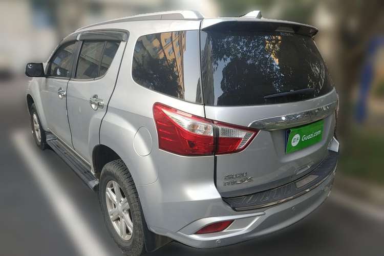 Used Isuzu mu-X 2017 3.0T 4x4 Manual Exploration Version 5 Seats China V Emission Standard Rear Left 45 Deg