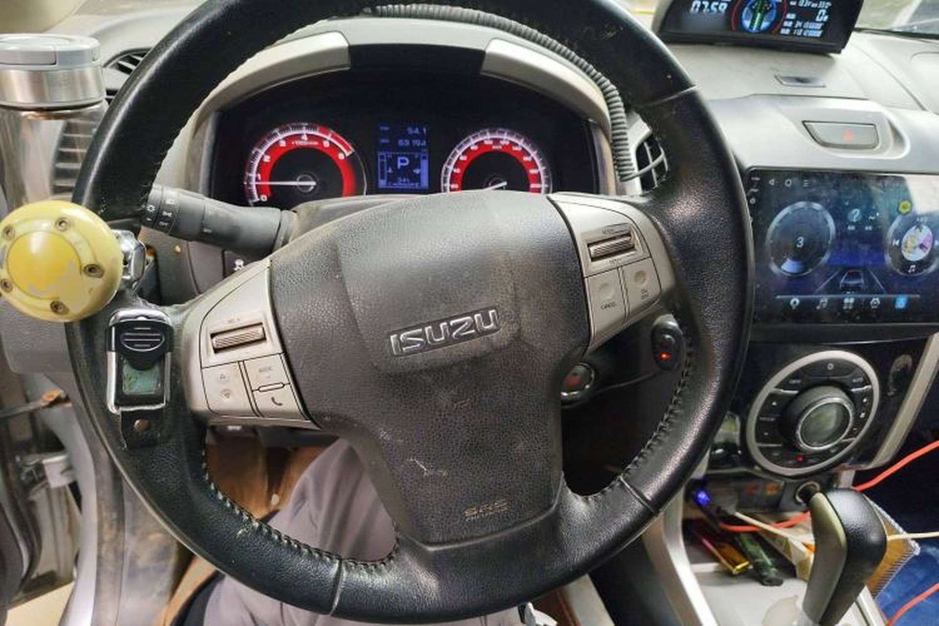 Used Isuzu mu-X 2017 3.0T Four-Wheel Drive Automatic Luxury 7-Seater China V Emission Standard Steering Wheel