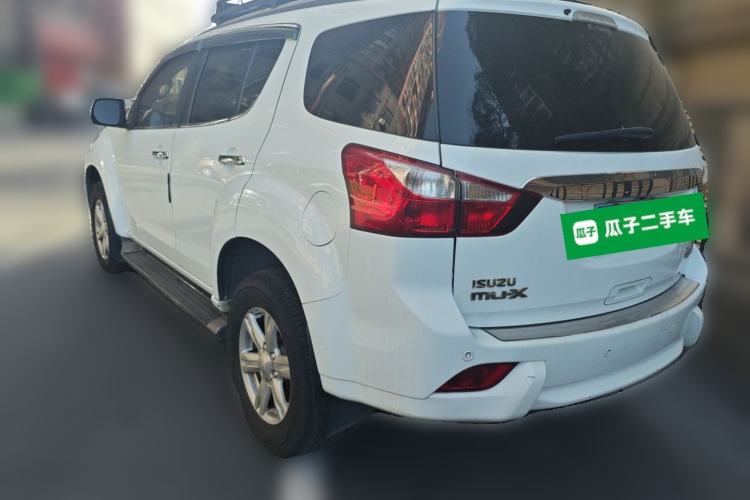 Used Isuzu mu-X 2017 3.0T Four-Wheel Drive Automatic Luxury 7-Seater China IV Standard Exterior 3
