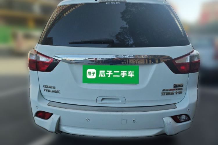Used Isuzu mu-X 2017 3.0T Four-Wheel Drive Automatic Luxury 7-Seater China IV Standard Exterior 4