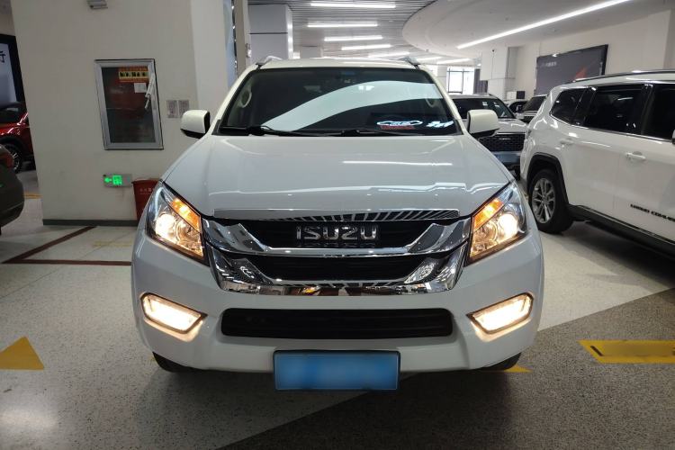Used Isuzu mu-X 2017 2.5T Four-Wheel Drive Automatic Luxury 7-Seater Front