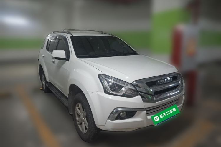 Used Isuzu mu-X 2017 3.0T Four-Wheel Drive Automatic Luxury Edition 5 Seats China V Emission Standard Front Right 45 Deg