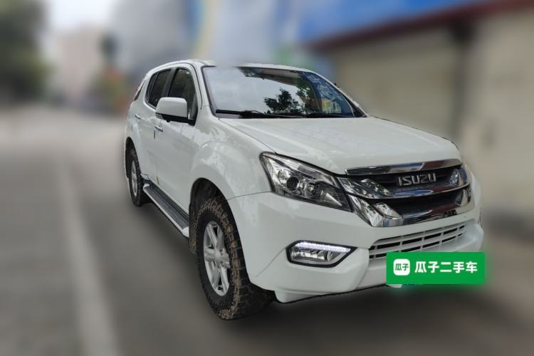 Used Isuzu mu-X 2017 3.0T Two-Wheel Drive Automatic Comfort Edition 7 Seats China V Emission Standard Front Right 45 Deg