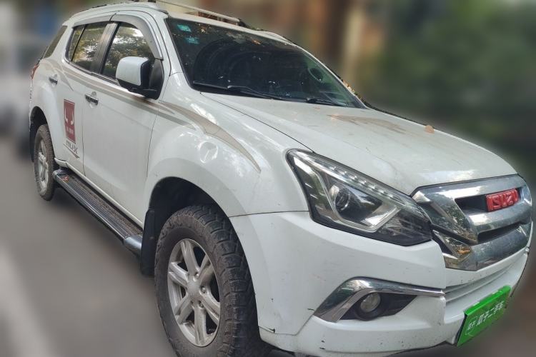 Used Isuzu mu-X 2017 3.0T Four-Wheel Drive Automatic Luxury Edition 5 Seats China V Emission Standard Front Right 45 Deg