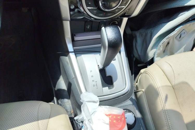 Used Isuzu mu-X 2017 2.5T Four-Wheel Drive Automatic Luxury Edition 5 Seats Gear Lever