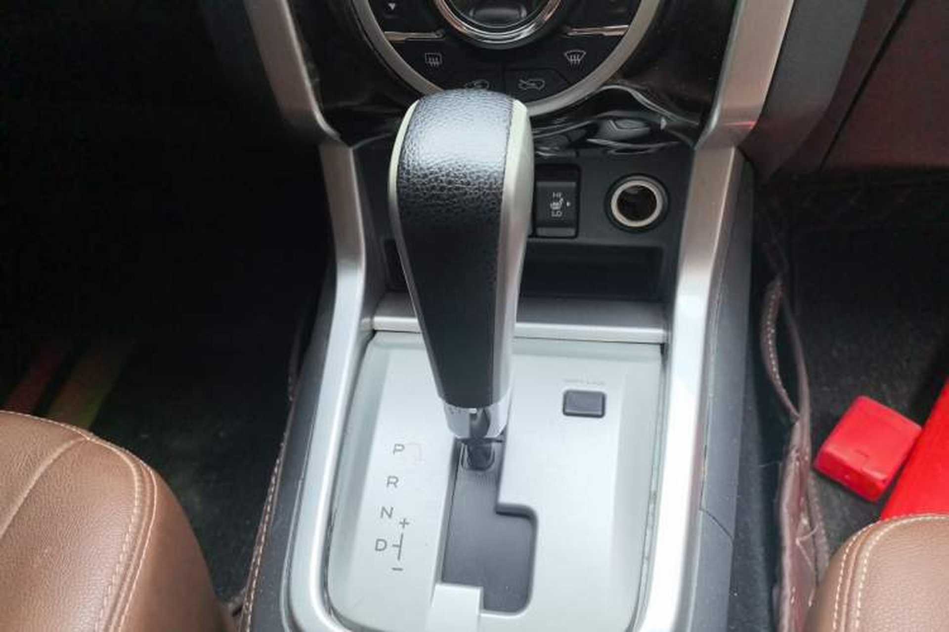 Used Isuzu mu-X 2017 3.0T Four-Wheel Drive Automatic Luxury 7-Seater China V Emission Standard Gear Lever