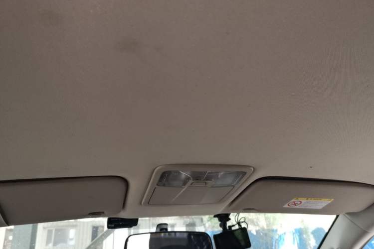 Used Isuzu mu-X 2017 2.5T Two-Wheel Drive Automatic Comfort Touring Version 7 Seats Headliner