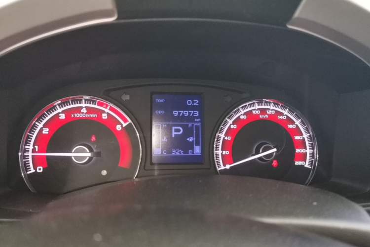 Used Isuzu mu-X 2017 2.5T Two-Wheel Drive Automatic Comfort Touring Version 7 Seats Instrument Cluster