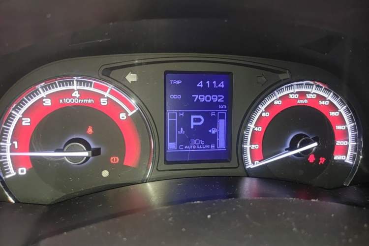 Used Isuzu mu-X 2017 3.0T Four-Wheel Drive Automatic Luxury 7-Seater China V Emission Standard Instrument Cluster