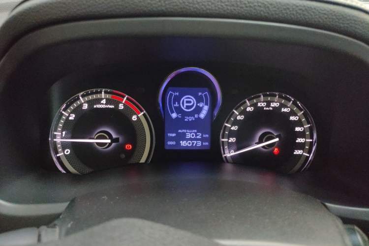 Used Isuzu mu-X 2017 3.0T Four-Wheel Drive Automatic Luxury Edition 5 Seats China V Emission Standard Instrument Cluster