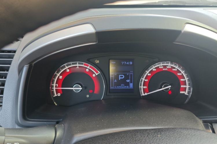 Used Isuzu mu-X 2017 3.0T Four-Wheel Drive Automatic Luxury 7-Seater China IV Standard Instrument Cluster