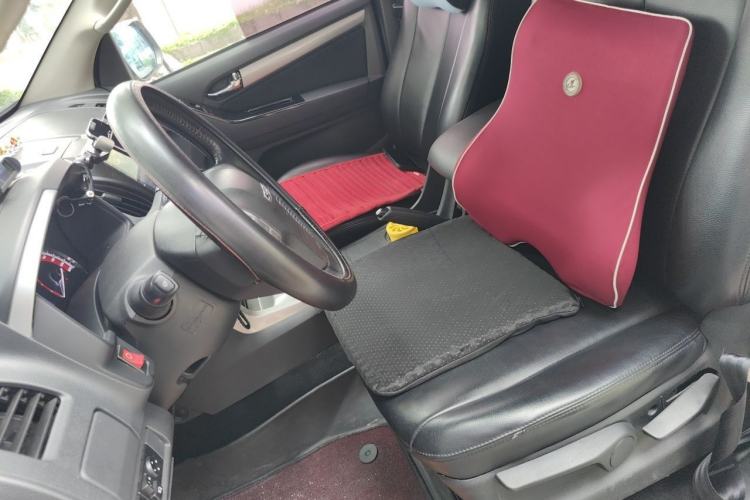 Used Isuzu mu-X 2017 3.0T Two-Wheel Drive Automatic Comfort Edition 7 Seats China V Emission Standard Left Front Seat