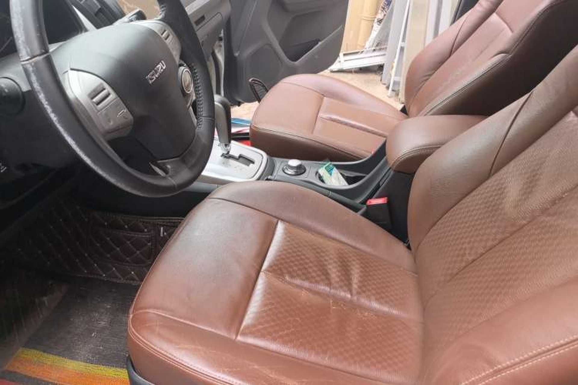 Used Isuzu mu-X 2017 3.0T Four-Wheel Drive Automatic Luxury 7-Seater China V Emission Standard Left Front Seat