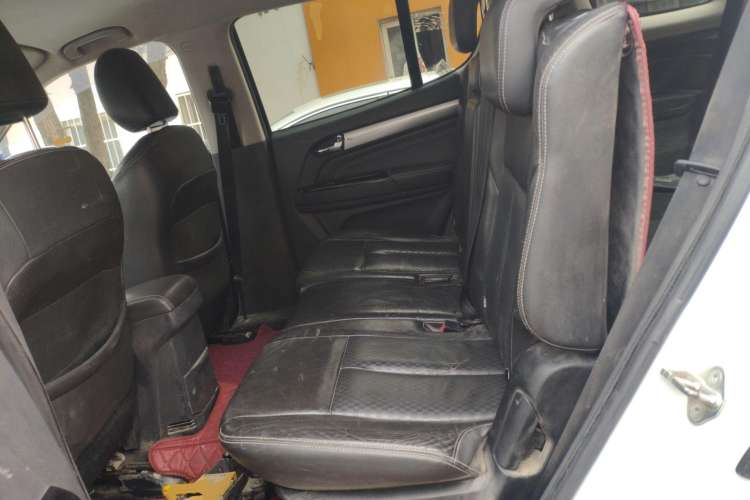 Used Isuzu mu-X 2017 3.0T Four-Wheel Drive Automatic Luxury 7-Seater China IV Standard Left Rear Seat