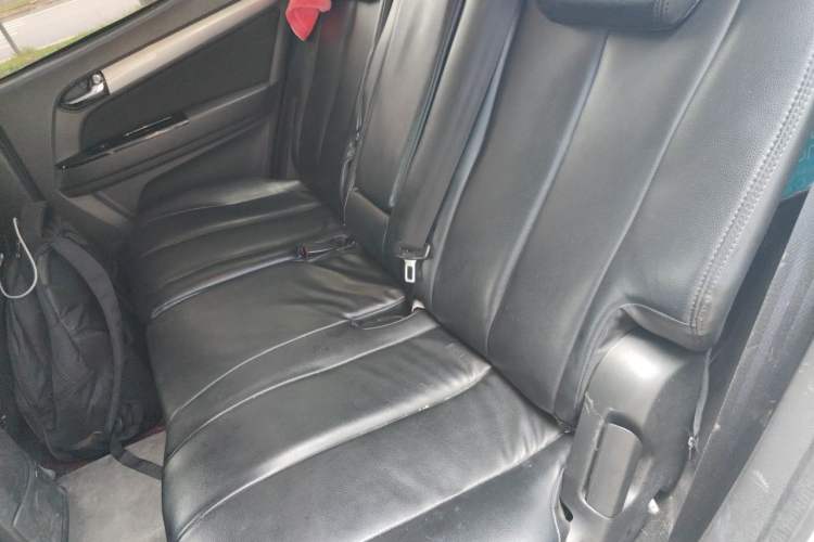 Used Isuzu mu-X 2017 3.0T Two-Wheel Drive Automatic Comfort Edition 7 Seats China V Emission Standard Left Rear Seat