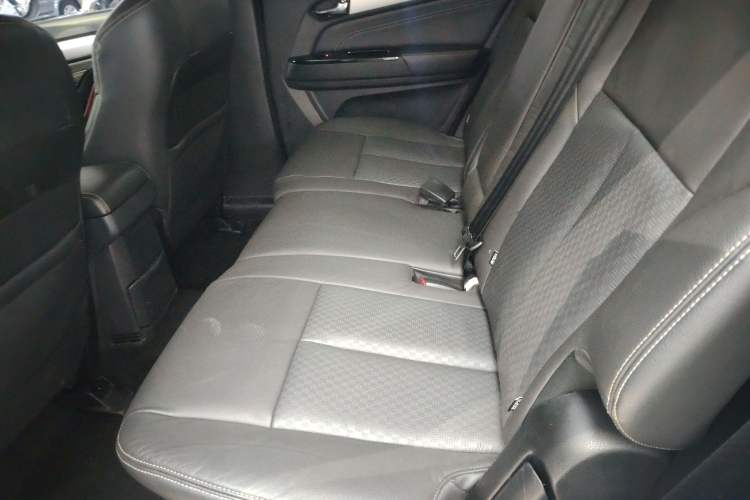 Used Isuzu mu-X 2017 2.5T Four-Wheel Drive Automatic Luxury 7-Seater Left Rear Seat
