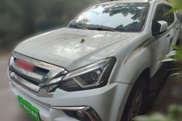 Used Isuzu mu-X 2017 3.0T Four-Wheel Drive Automatic Luxury Edition 5 Seats China V Emission Standard