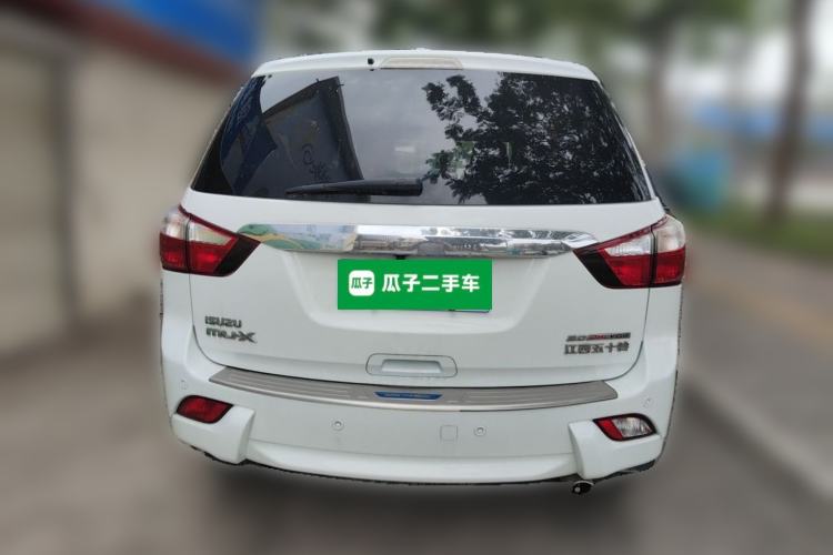 Used Isuzu mu-X 2017 3.0T Two-Wheel Drive Automatic Comfort Edition 7 Seats China V Emission Standard Rear
