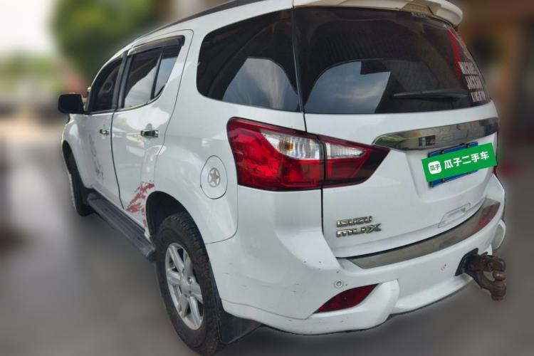 Used Isuzu mu-X 2017 2.5T Two-Wheel Drive Automatic Luxury Edition 5 Seats Rear Left 45 Deg