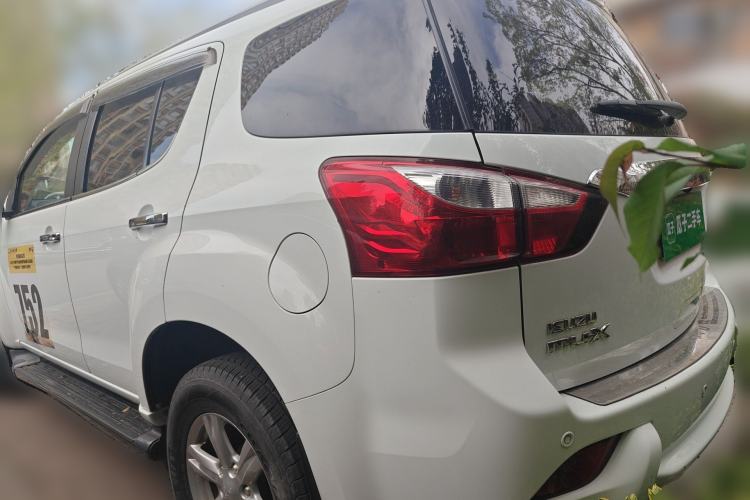Used Isuzu mu-X 2017 3.0T Four-Wheel Drive Automatic Luxury 7-Seater China V Emission Standard Rear Left 45 Deg