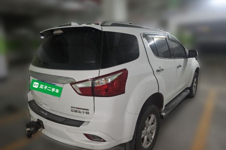 Used Isuzu mu-X 2017 3.0T Four-Wheel Drive Automatic Luxury Edition 5 Seats China V Emission Standard Rear Right 45 Deg