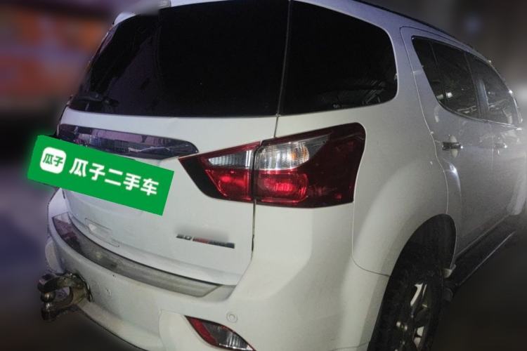 Used Isuzu mu-X 2017 3.0T Four-Wheel Drive Automatic Luxury 7-Seater China V Emission Standard Rear Right 45 Deg