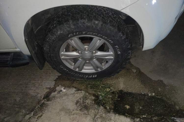 Used Isuzu mu-X 2017 3.0T Four-Wheel Drive Automatic Luxury 7-Seater China V Emission Standard Right Front Wheel Hub