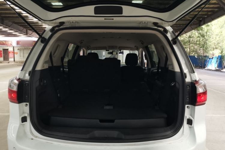 Used Isuzu mu-X 2017 2.5T Two-Wheel Drive Automatic Comfort Touring Version 7 Seats Trunk