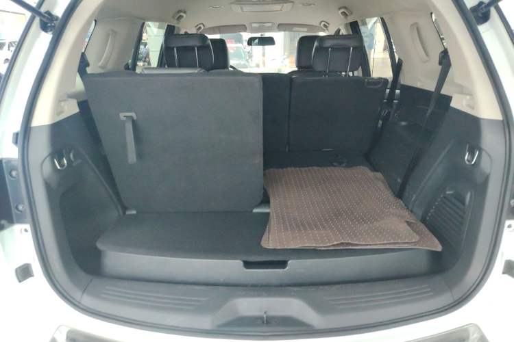 Used Isuzu mu-X 2017 2.5T Four-Wheel Drive Automatic Luxury 7-Seater Trunk